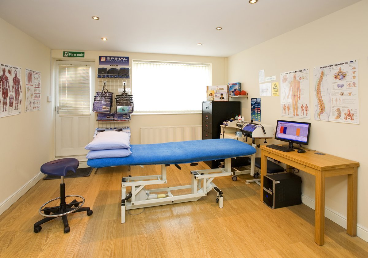 best physiotherapy clinic in CR Park