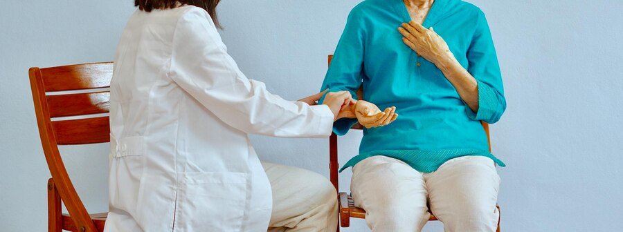 Geriatric Therapy Doctor in CR Park, Delhi: For Your Recovery